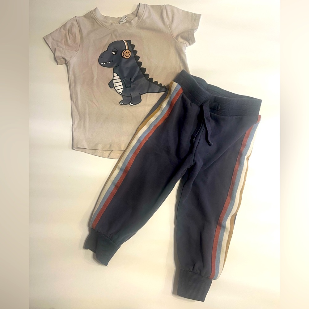 HUX Tee and Jogger Set Size 4